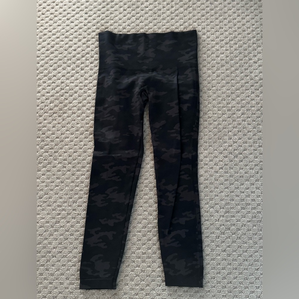 SPANX Dark Camouflage Leggings
